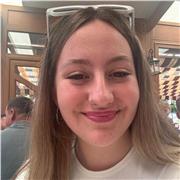 Soy una alumna de Bachillerato que le gustaria dar clases a niños de la eso o de primaria que necesiten la ayuda de alguien.
